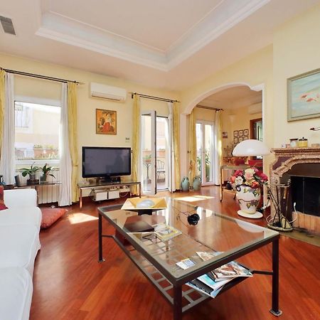 4Bnb - Luxury Trevi Apartment W Terrace Rome Extérieur photo